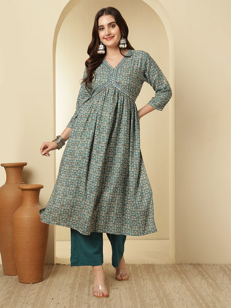 Women Green Viscose Rayon Anarkali Kurta with Trouser