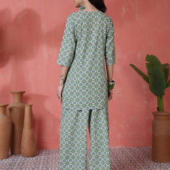Women Green Cotton Flex Printed Top with Trouser Co-ord Set