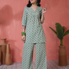 Women Green Cotton Flex Printed Top with Trouser Co-ord Set