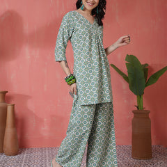 Women Green Cotton Flex Printed Top with Trouser Co-ord Set