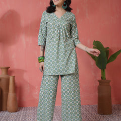 Women Green Cotton Flex Printed Top with Trouser Co-ord Set